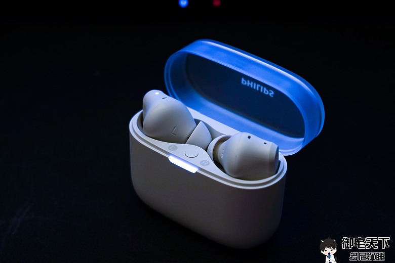 點我看大圖 開箱|PHILIPS City 系列 TAT2000 入耳式真無線藍牙耳機 - 小巧隨行,日常用戶的優質好選擇!