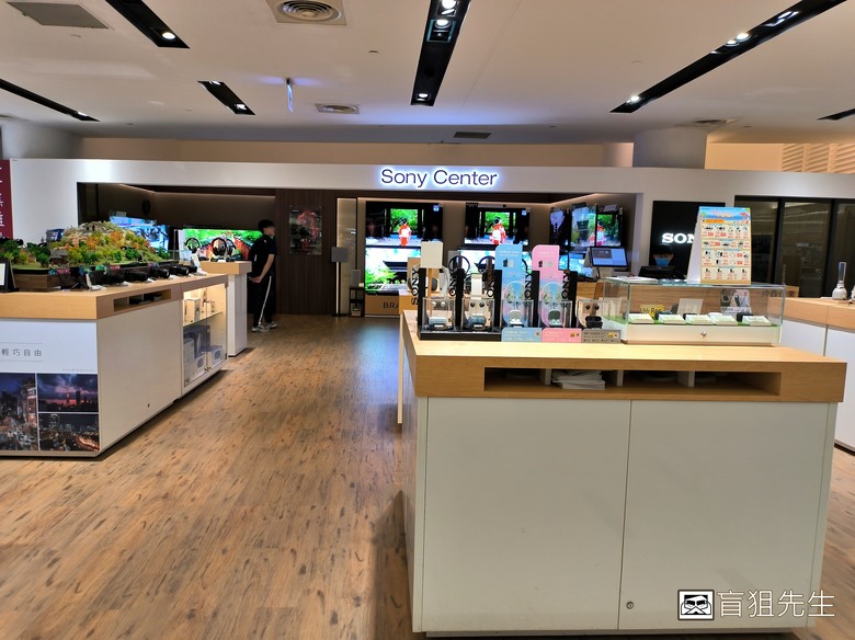 【盲狙先生傳100】SONY a6700M 被小惡魔推坑篇 | SEL18135 KIT鏡+SEL16F2.8,街拍、旅遊一次到位的入門機首選