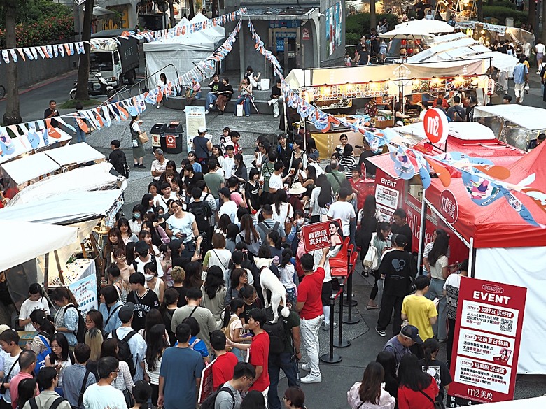 心中山線形公園、誠品書店 R79、玫瑰古蹟—蔡瑞月舞蹈研究社、光點台北(台北之家)、中山藏藝所,附掛OKAY韓國烤肉 — 臺北市區小旅行之選物小攤、咖啡香與日系文青風生活圈