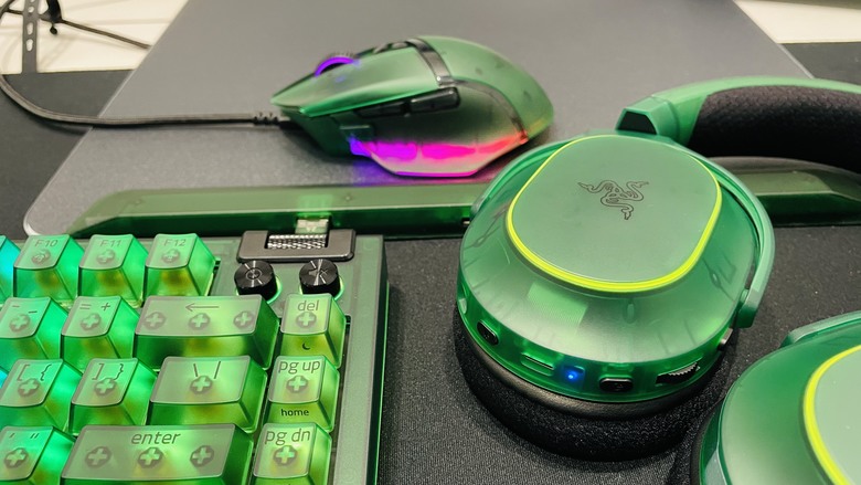 【阿洪開箱中】雷蛇 Razer Phantom 幻影綠系列整組開箱實測心得|RGB 美學全面解放,透明設計再掀桌面革命!