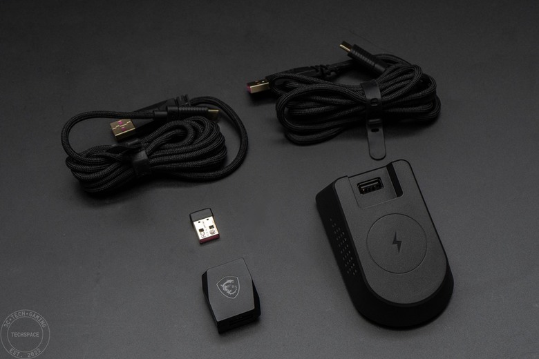 MSI VERSA PRO WIRELESS 無線電競滑鼠開箱評測 | 搭載 PixArt PAW-3395 光學感測器、三模輸出、具備 MOUSE DOCK PRO 磁性充電座