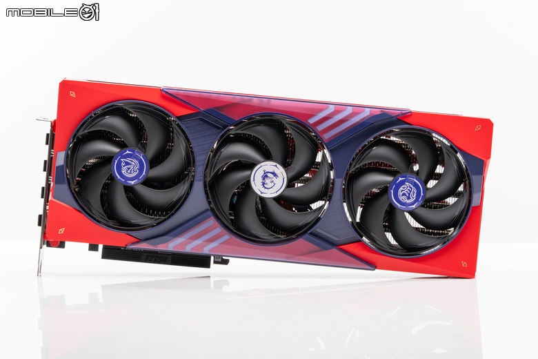 微星 GeForce RTX 5070 Ti 16G MLG Edition 魔龍姬版本顯示卡開箱 以獨特艷紅設計賦予火熱性能