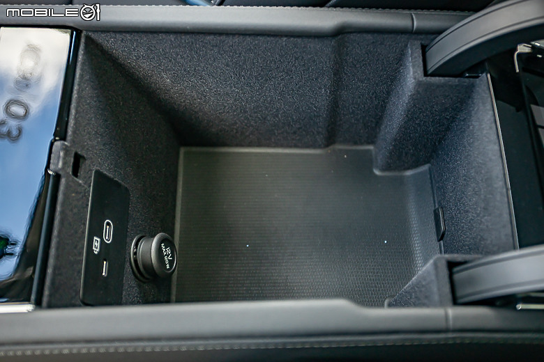 Volvo 小改款 XC90 B5 Plus 試駕|披上時尚外衣、融入科技元素,利劍重磨再戰一回!
