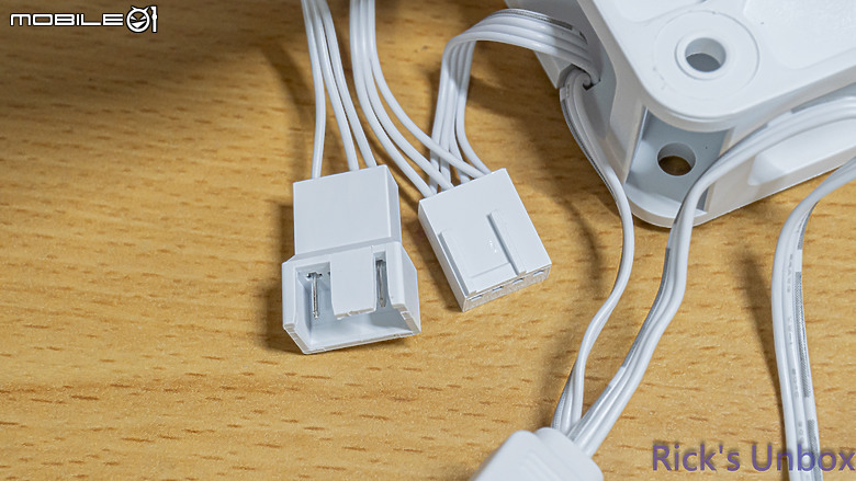 【開箱】海盜船平價短線串接風扇 | CORSAIR RS120-R ARGB PWM WHITE