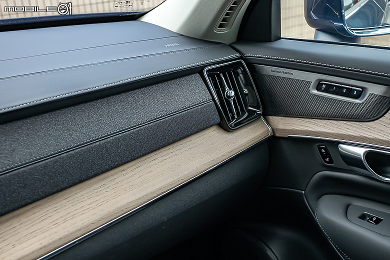 Volvo 小改款 XC90 B5 Plus 試駕|披上時尚外衣、融入科技元素,利劍重磨再戰一回!
