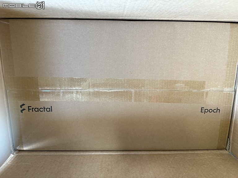 點我看大圖 North 的簡約平價版 Fractal Design Epoch 開箱