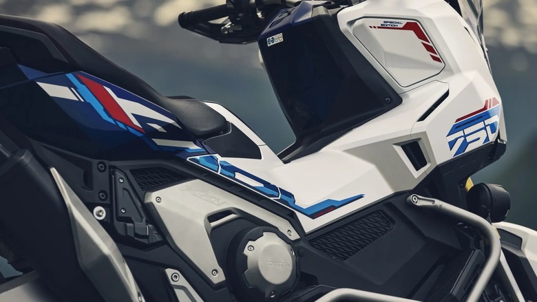 【海外快訊】2026 Honda X-ADV正式發表，Special Edition 經典冒險三色塗裝登場。