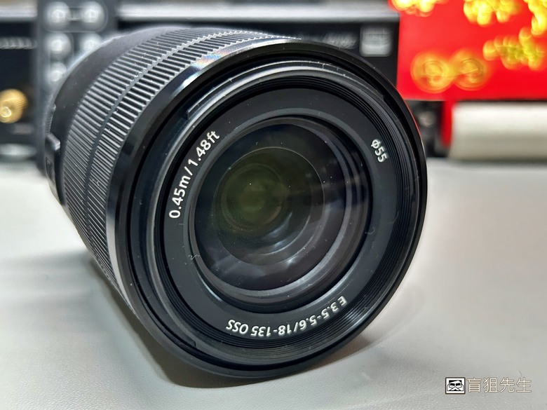 【盲狙先生傳100】SONY a6700M 被小惡魔推坑篇 | SEL18135 KIT鏡+SEL16F2.8,街拍、旅遊一次到位的入門機首選