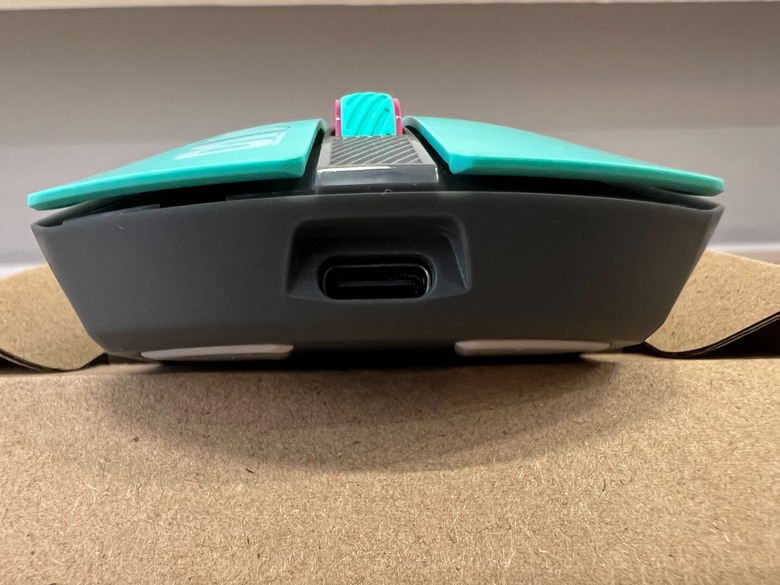 [開箱] TUF Mini Wireless 初音聯名無線滑鼠