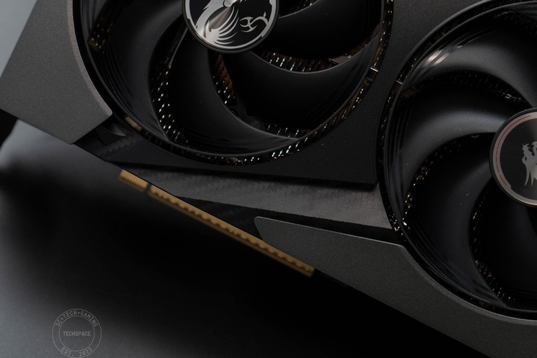 MSI GeForce RTX 5070 Ti 16G VANGUARD SOC 顯示卡開箱評測 | 太空船強大渦輪靈感設計、碳纖維裝飾未來感十足