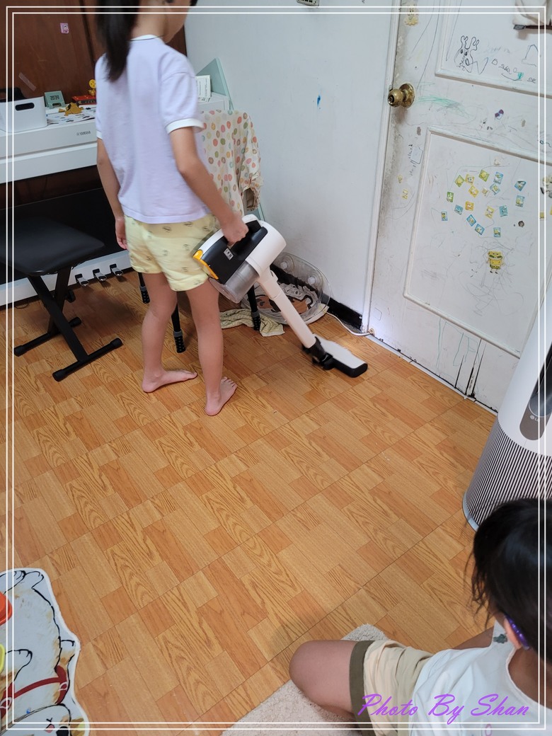 暑假家庭好幫手-LG A9X-Steam 乾濕全能無線吸塵器-All in one一台搞定吸塵、拖地再加自動集塵,真是好神器!!