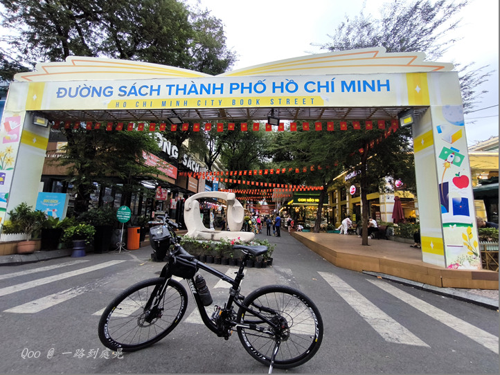 點我看大圖 一路到處晃---越南單車日誌 (渡輪過河、再渡海到「頭頓市」)