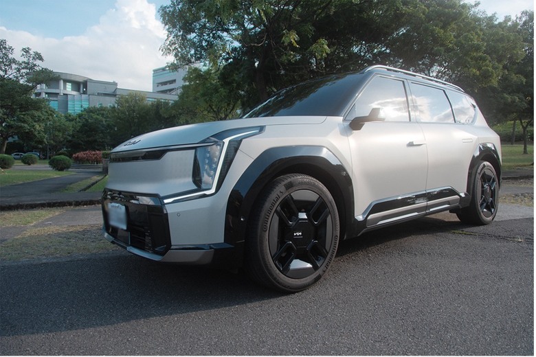 點我看大圖 【車主心得】Kia EV9 實駕半年,300萬買韓國電動SUV的我們,後悔了嗎?