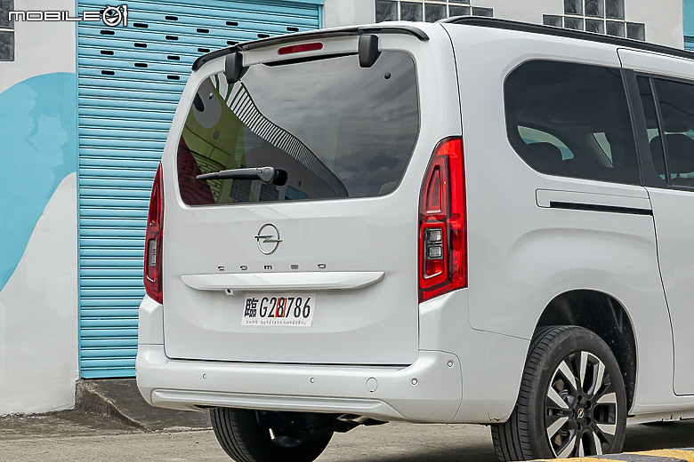 Opel Combo Life Premium 試駕｜挾德藝美學登台參戰，啟七座 MPV 瑜亮之爭！