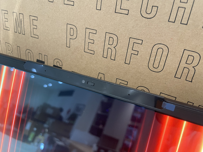 台中旗艦館 | Stealth 16 AI A2HWFG-031TW | AI 時代的輕量電競武器