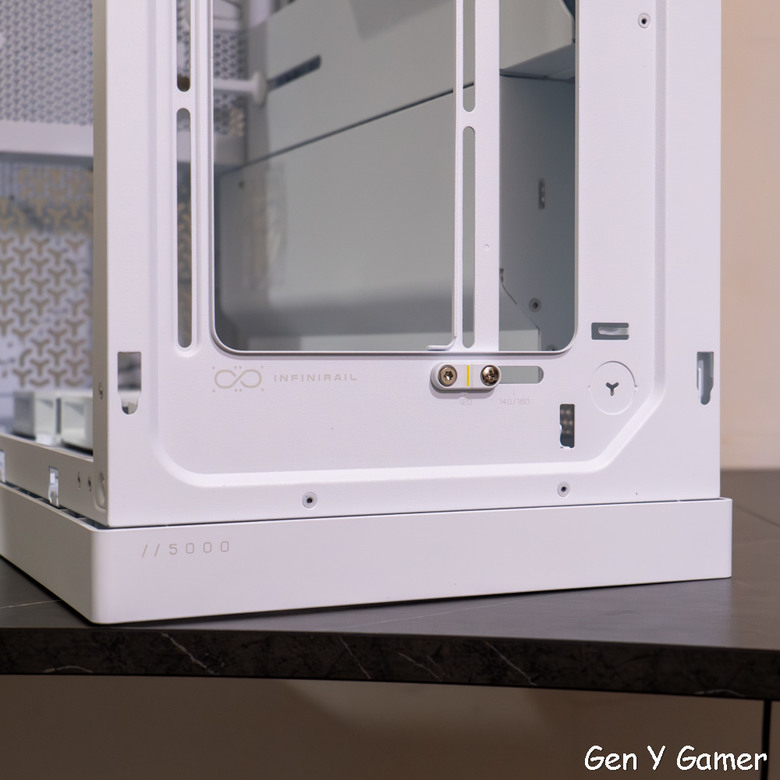 點我看大圖 模組化尬洞洞板!CORSAIR FRAME 5000D RS ARGB