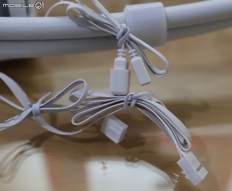 點我看大圖 幻彩星環風扇 DEEPCOOL 九州風神 LM360 AIO 開箱