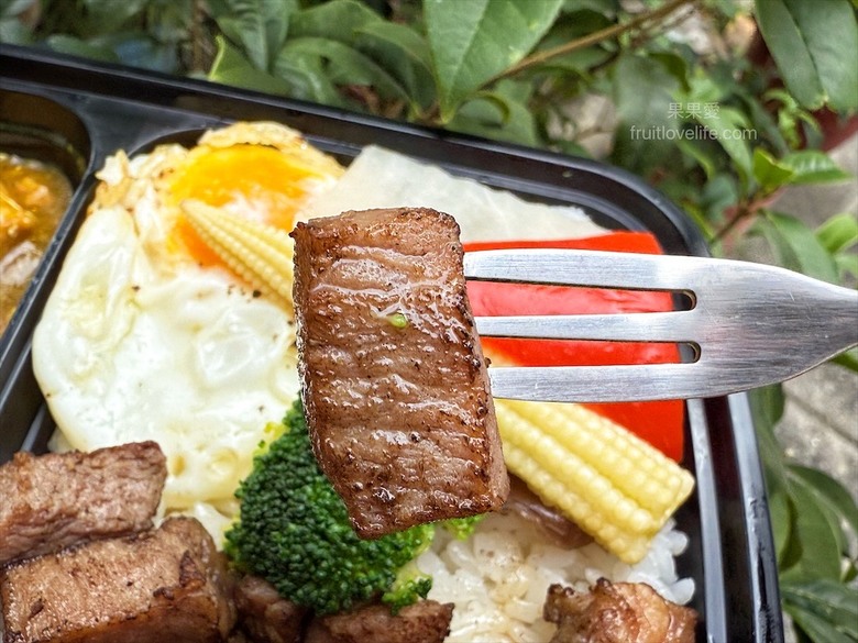創意燴飯餐盒,舒肥肉品+獨家七種自製醬料,健康美味外帶外送新選擇!