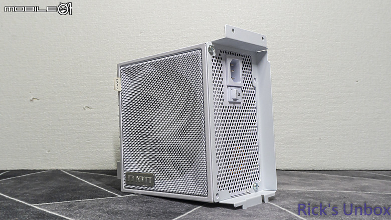 點我看大圖 【開箱】MINI的更全面更有特色 | LIAN LI O11 DYNAMIC MINI V2 WHITE