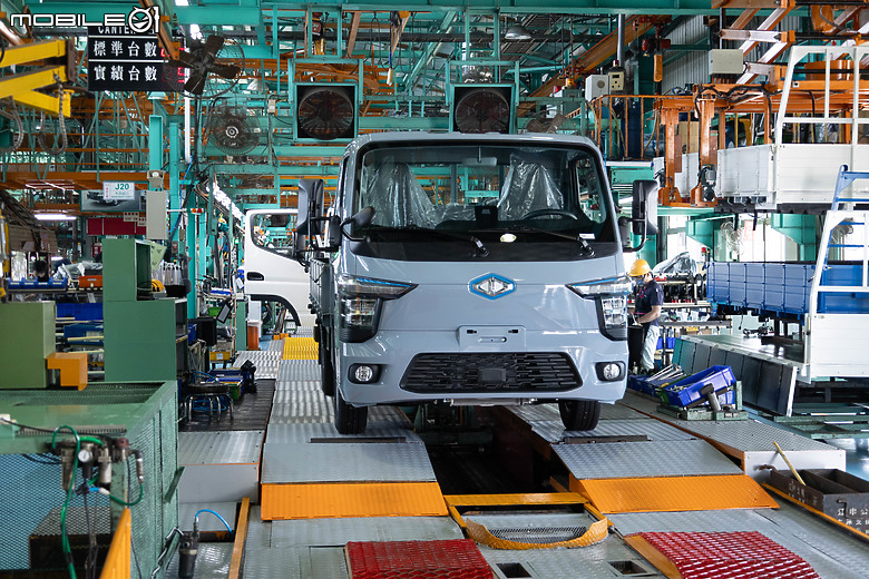 【採訪】展現自主研發能力,中華汽車宣布首款國產3.5噸純電商用車ET35正式下線!