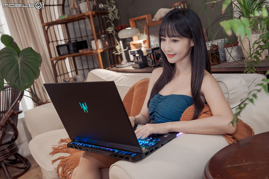 點我看大圖 Acer Predator Helios 18 AI 測試報告|旗艦掠奪者滿血回歸