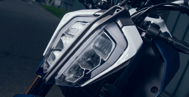 【海外快訊】KTM DUKE 160印度發表售價184,000盧比折合新台幣約63,000元!!全新引擎還有標配前後WP避震器。