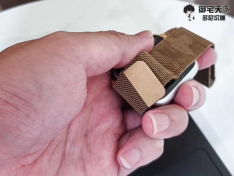 點我看大圖 開箱|TOUGHER Apple Watch 金屬錶帶磁吸款 - 不鏽鋼手錶帶,電鍍工藝之作!