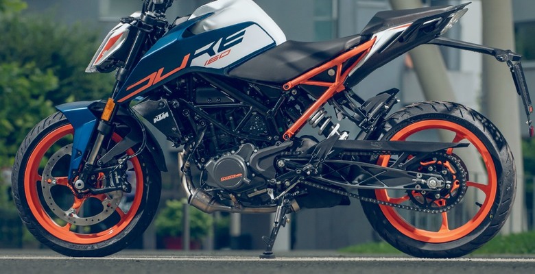 【海外快訊】KTM DUKE 160印度發表售價184,000盧比折合新台幣約63,000元!!全新引擎還有標配前後WP避震器。
