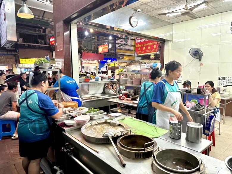 🇹🇭唐人街必吃排隊名店！這碗燒肉飯讓我念念不忘～🍖