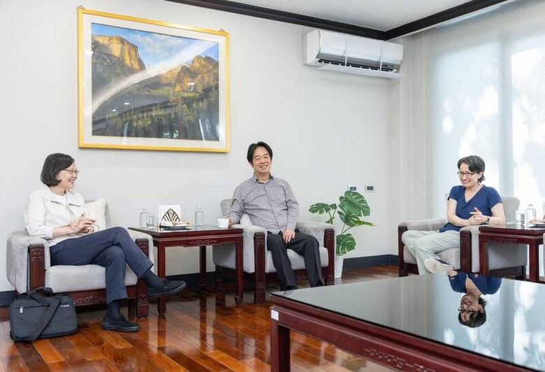 蔡賴蕭總統官邸聚首❤️ 蔡英文：越困難越團結 ❤️支持賴團隊為台灣努力❤️