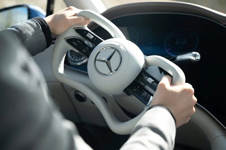 Mercedes-Benz 四大創新亮相 揭示未來移動新藍圖