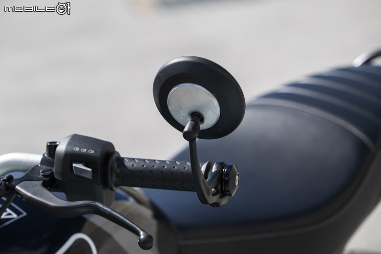 Triumph Speed400 試駕報告 | 動力飽滿、輕巧無壓力的日常坐騎！
