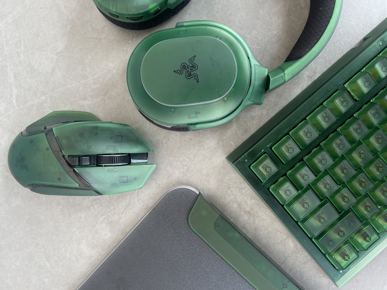 【阿洪開箱中】雷蛇 Razer Phantom 幻影綠系列整組開箱實測心得｜RGB 美學全面解放，透明設計再掀桌面革命！