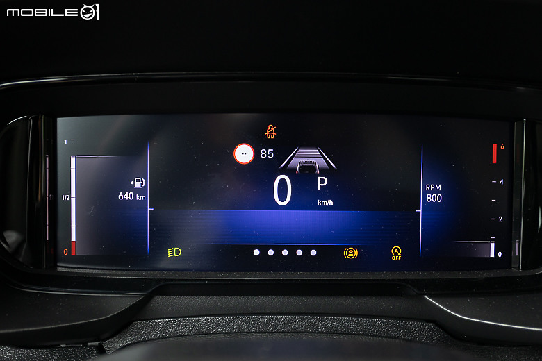 Opel Combo Life Premium 試駕｜挾德藝美學登台參戰，啟七座 MPV 瑜亮之爭！