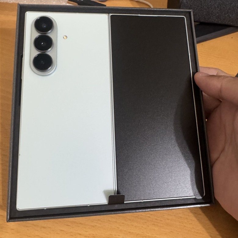 📦【開箱】SAMSUNG Galaxy Z Fold 7｜山嵐綠｜摺疊未來，掌中展開！