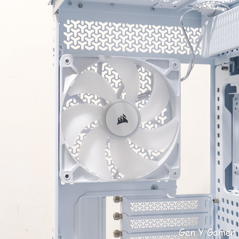 點我看大圖 模組化尬洞洞板!CORSAIR FRAME 5000D RS ARGB