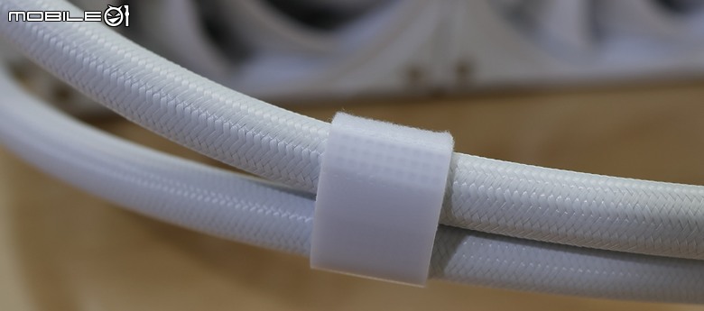 點我看大圖 幻彩星環風扇 DEEPCOOL 九州風神 LM360 AIO 開箱