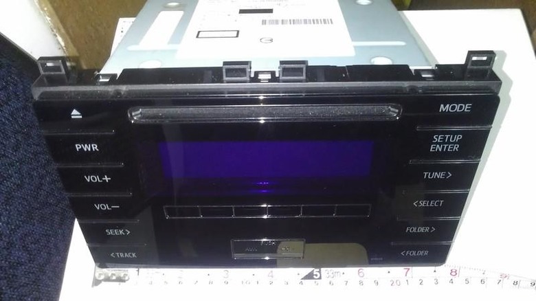 ALTIS 11.5 iphone 14 pro用usb插車機無法顯示歌曲