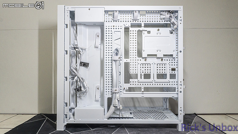 【開箱】高模組化頂級中塔機殼 | CORSAIR FRAME 5000D RS ARGB WHITE