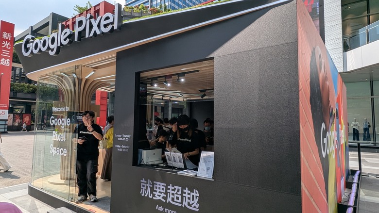 Google Pixel 10 & HTC VIVE Eagle 信義區新品一日體驗之旅~ (feat. with 小米AI眼鏡)