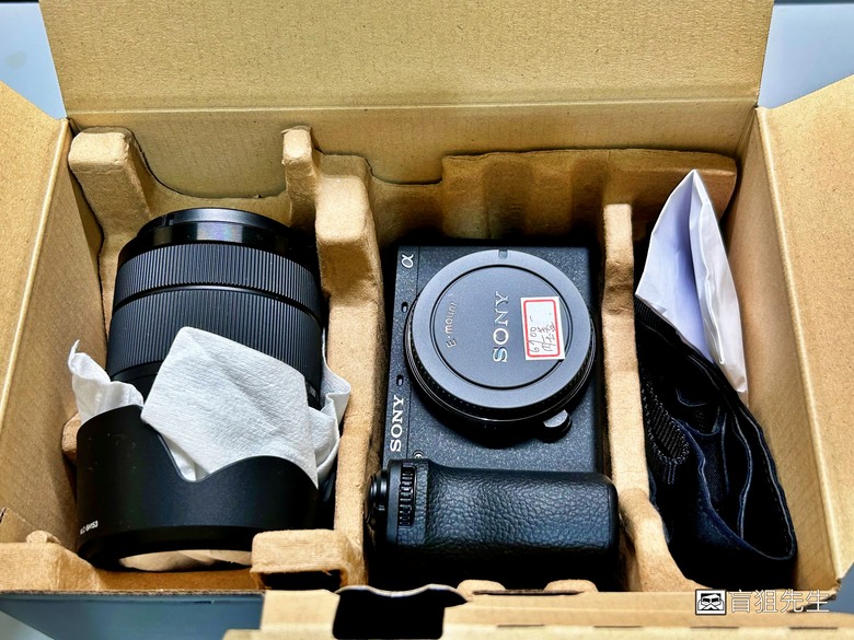 【盲狙先生傳100】SONY a6700M 被小惡魔推坑篇 | SEL18135 KIT鏡+SEL16F2.8,街拍、旅遊一次到位的入門機首選