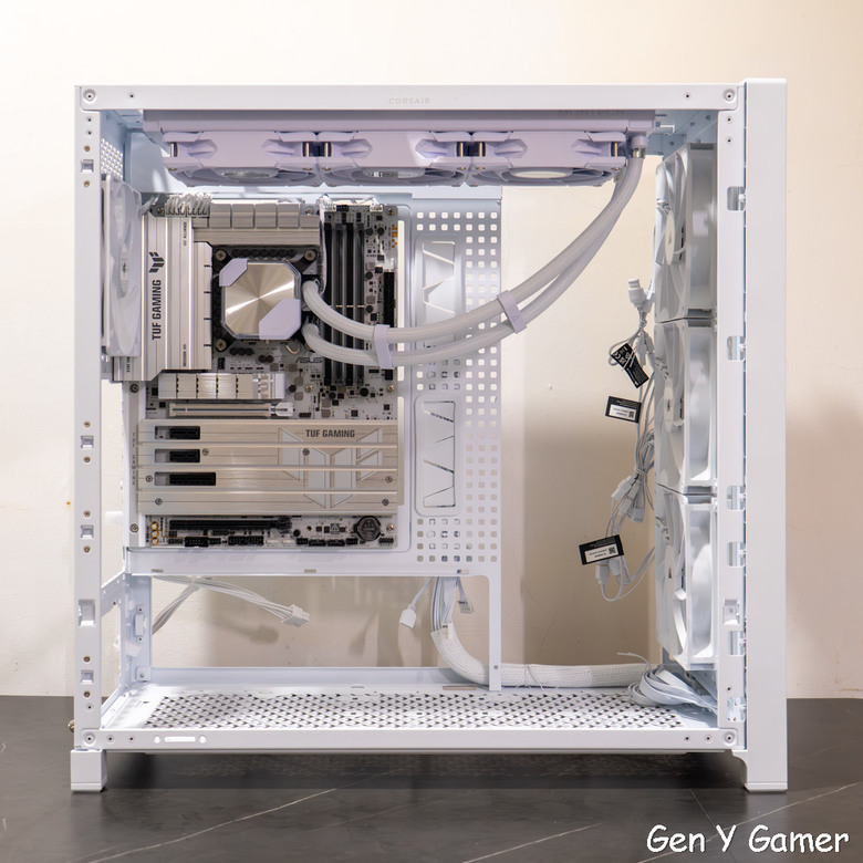 點我看大圖 模組化尬洞洞板!CORSAIR FRAME 5000D RS ARGB