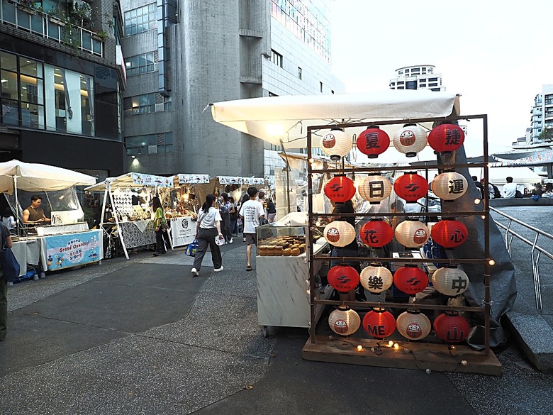心中山線形公園、誠品書店 R79、玫瑰古蹟—蔡瑞月舞蹈研究社、光點台北(台北之家)、中山藏藝所,附掛OKAY韓國烤肉 — 臺北市區小旅行之選物小攤、咖啡香與日系文青風生活圈