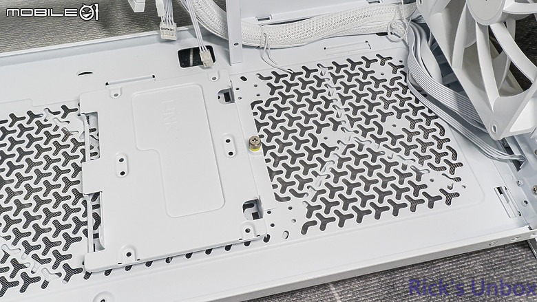 【開箱】高模組化頂級中塔機殼 | CORSAIR FRAME 5000D RS ARGB WHITE