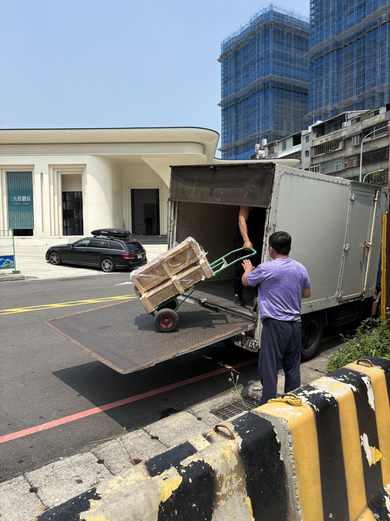 我淘了一個實木餐桌回家了！心路歷程分享