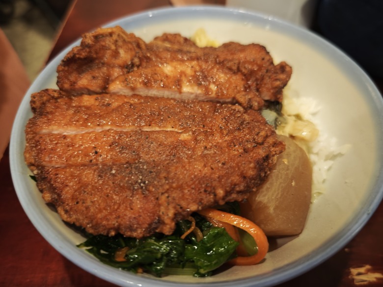 鶯歌小鎮一日遊 - 鶯歌陶瓷老街巡禮 / ESUWA 肉桂卷&可頌專売處 / 新旺集瓷手拉坏課程初體驗 / 阿婆壽司 & 厚道排骨飯
