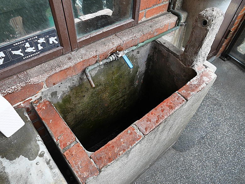 臺北製糖所文化園區、萬華林宅｜星巴克 艋舺門市、仁濟療養院、萬華故事館、青年公園游泳池、金義合行、艋舺集義宮、艋舺洪氏祖厝、萬華國中活動中心、雙園國小健康樓、五〇年代首批整建住宅 — 臺北市區小旅行之南艋舺半日散策