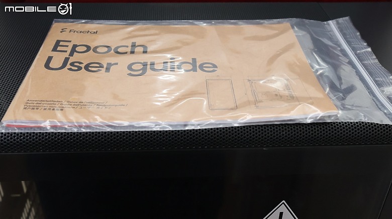 點我看大圖 North 的簡約平價版 Fractal Design Epoch 開箱
