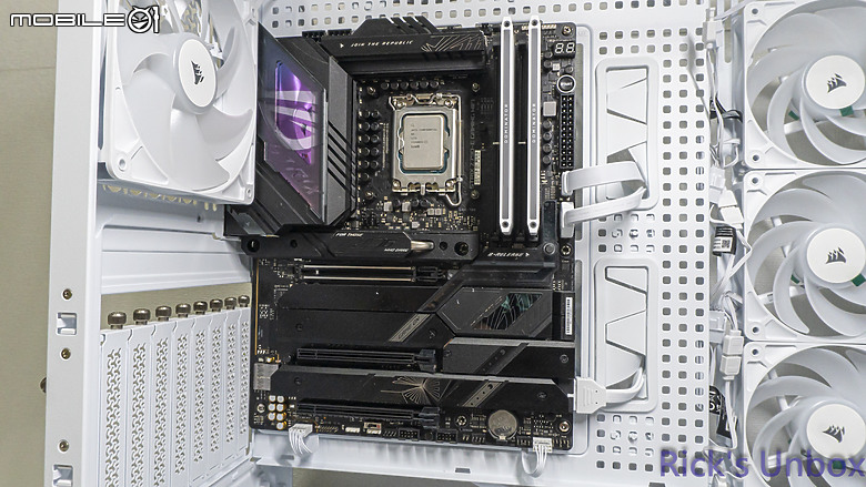 【開箱】高模組化頂級中塔機殼 | CORSAIR FRAME 5000D RS ARGB WHITE