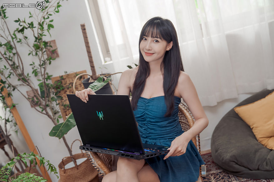 點我看大圖 Acer Predator Helios 18 AI 測試報告|旗艦掠奪者滿血回歸